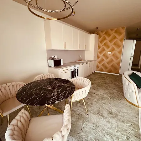 Luxusné Nad Jazerom Appartamento